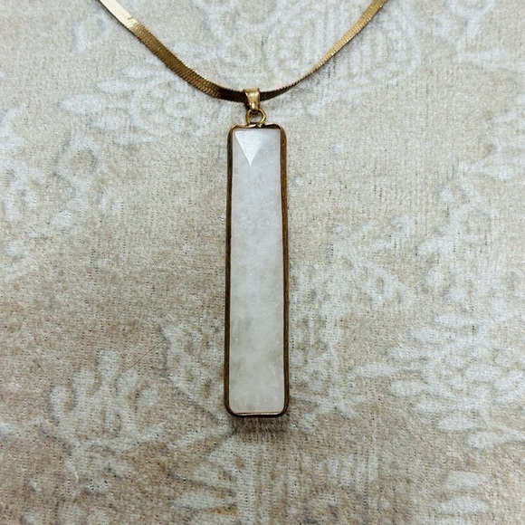 Vintage Herringbone Gold Tone Necklace White Quartz Stone Long Bar Pendant - Picture 12 of 16